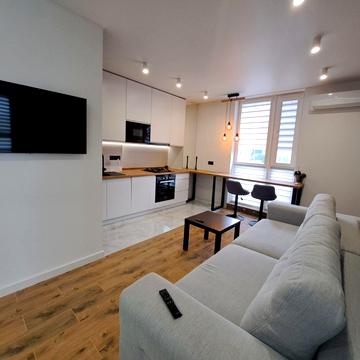 Вячеслава Липинського вул. (), 29-A