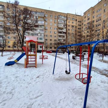 Янтарна вул., 42