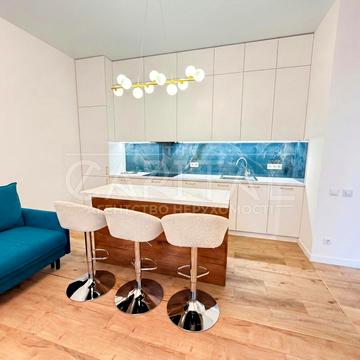 Ґарета Джонса вул. (Сімї Хохлових), 12