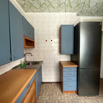 Добровольців пров., 6