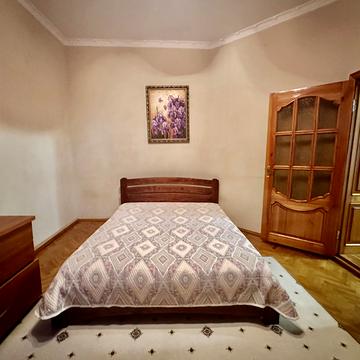 Адміральський просп., 30