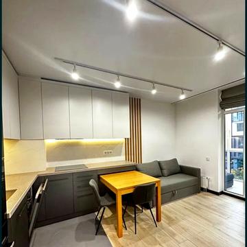 Салютна вул., (Будинок 02401-02403)