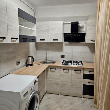 Івана Миколайчука вул. (Серафимовича), 13