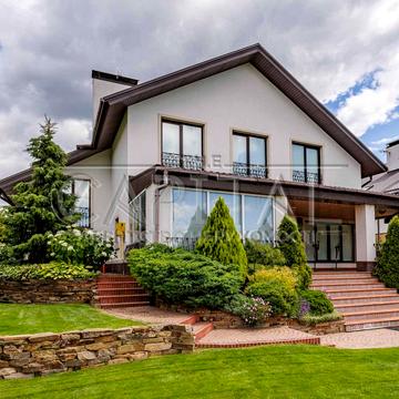 вул. Зоряна