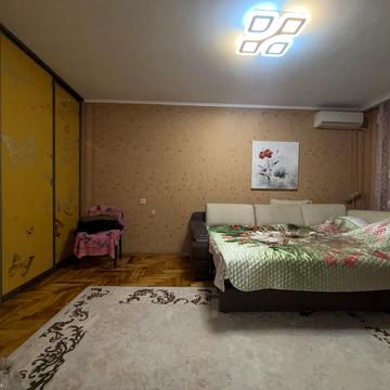 Чарівна вул., 34