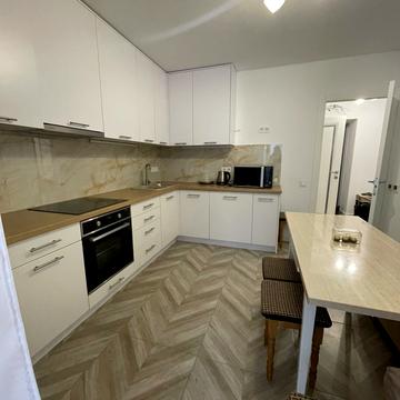 Залізнична вул., 9