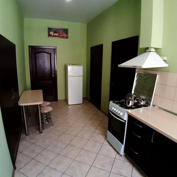 Садова вул., 6