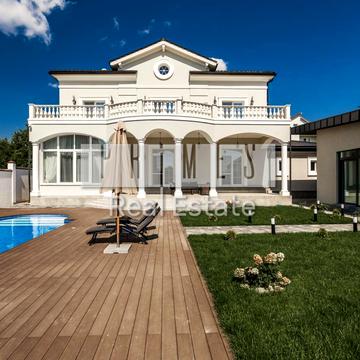 Молодіжна вул., 3