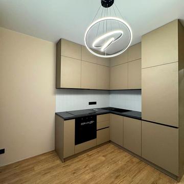 Велика Кільцева вул., (Будинок 1)