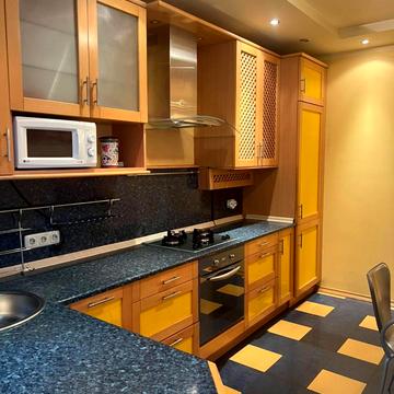 Повстанська вул., 12б