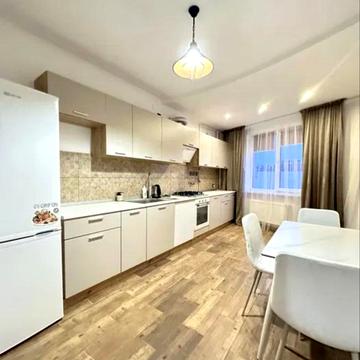 Андрія Сахарова вул., 5