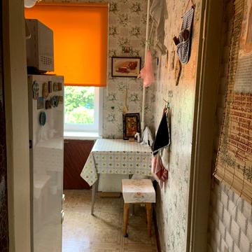 Лабораторна вул., 46