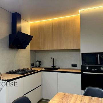 Левка Лукяненка вул. (Маяковського), 23