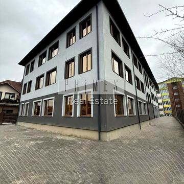 Райдужна вул., 4