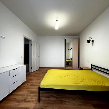 Олександра Довженка вул., 37