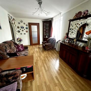 Набережна Перемоги вул., 60