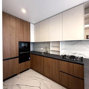 Володимира Навроцького вул., 39