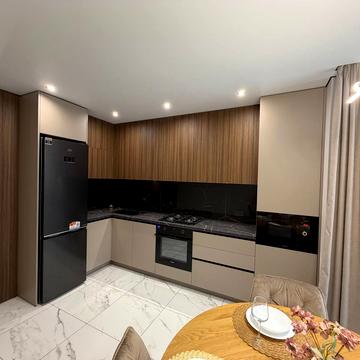 Степана Бандери вул., 77-Б