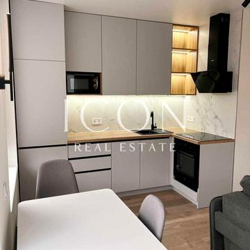 Салютна вул., 2к18