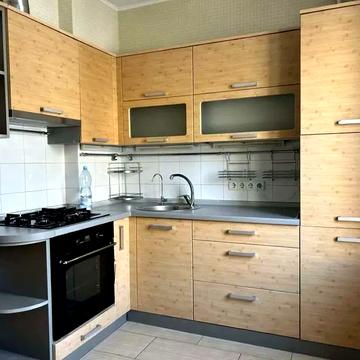 Європейського Союзу просп. (Правди), 8