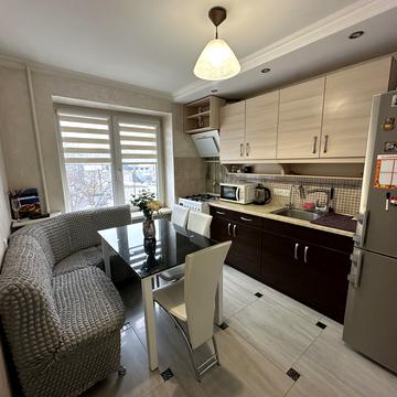 Гетьмана Івана Мазепи вул. (Топольна), 4