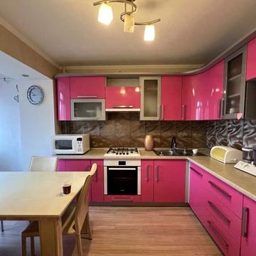 Івана Миколайчука вул., 6