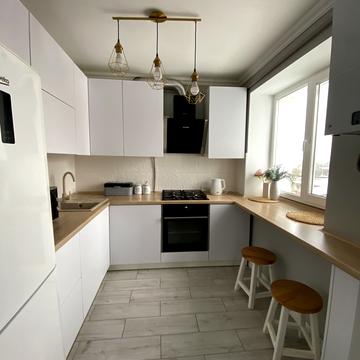 Вознесіння вул., 8