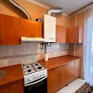 Університетська вул., 33