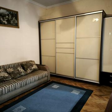 Союзу Українок вул. (), 8