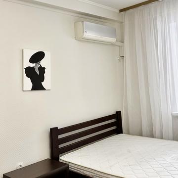 Борщагівська вул., 16