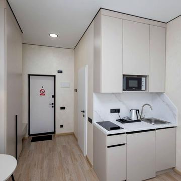 Соборна пл. (Жовтнева), 14