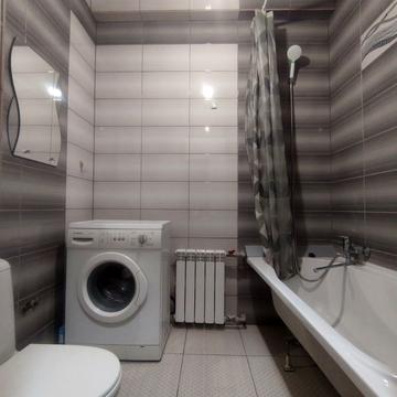 Миру вул., 12