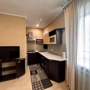 Митрофана Довнар-Запольського вул., 3