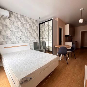 Зарічна вул., 6