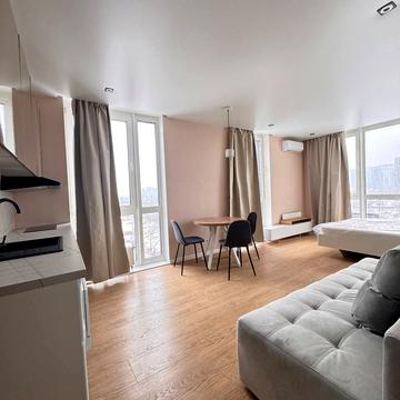 Зарічна вул., 6