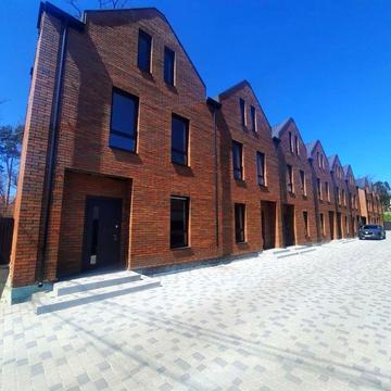 Яснополянська вул.