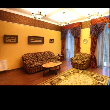 Всеволода Змієнка вул., 7