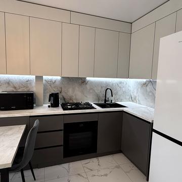 Володимира Навроцького вул., 39