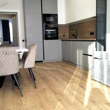 Льонокомбінатівська вул., 1