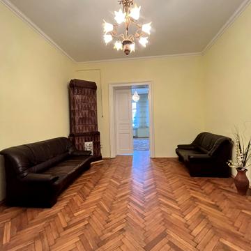 Героїв Майдану вул. (Червоноармійська), 52