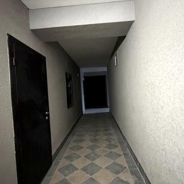 Домбровського вул., (Будинок 3)