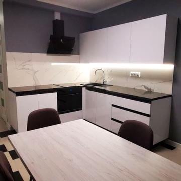 Академіка Вернадського бульв., 24