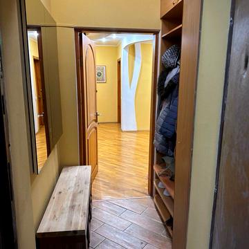 Святошинська пл., 1