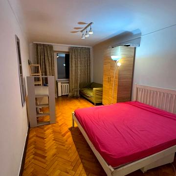 Введенська вул., 3