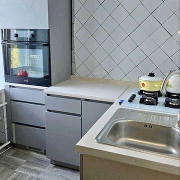 Вокзальна пл. (Петровського), 1