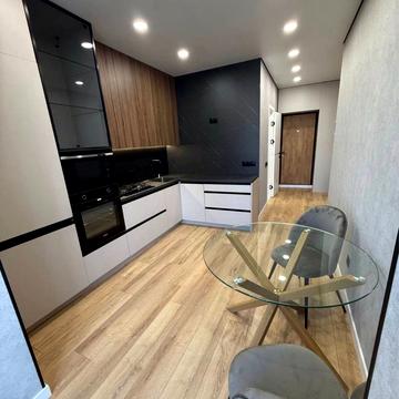 Щаслива вул., (Будинок 14/4)