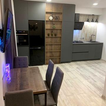 Набережна Перемоги вул., 112-Д