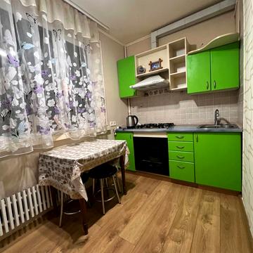 Метробудівників вул., 40