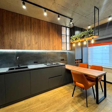 Степана Бандери вул., (Будинок 4)