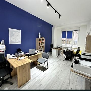 Незалежності, 11